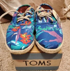 Unique and colorful Toms